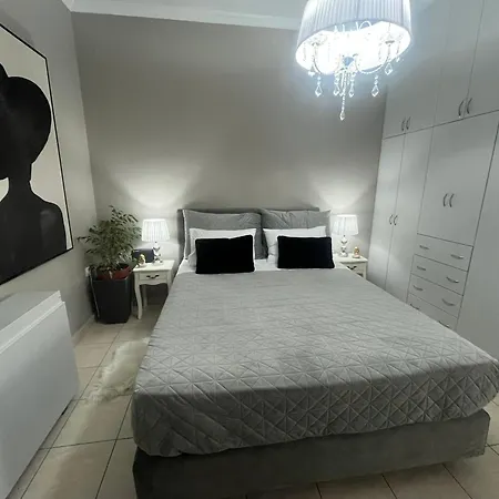 Luxury Katrinas With Outdoor Jacuzzi