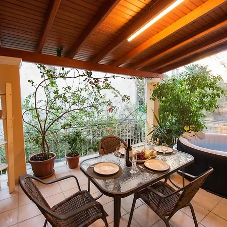 Luxury Katrinas With Outdoor Jacuzzi コルフ島