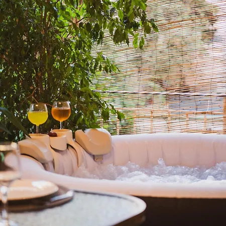 Luxury Katrinas With Outdoor Jacuzzi * コルフ島